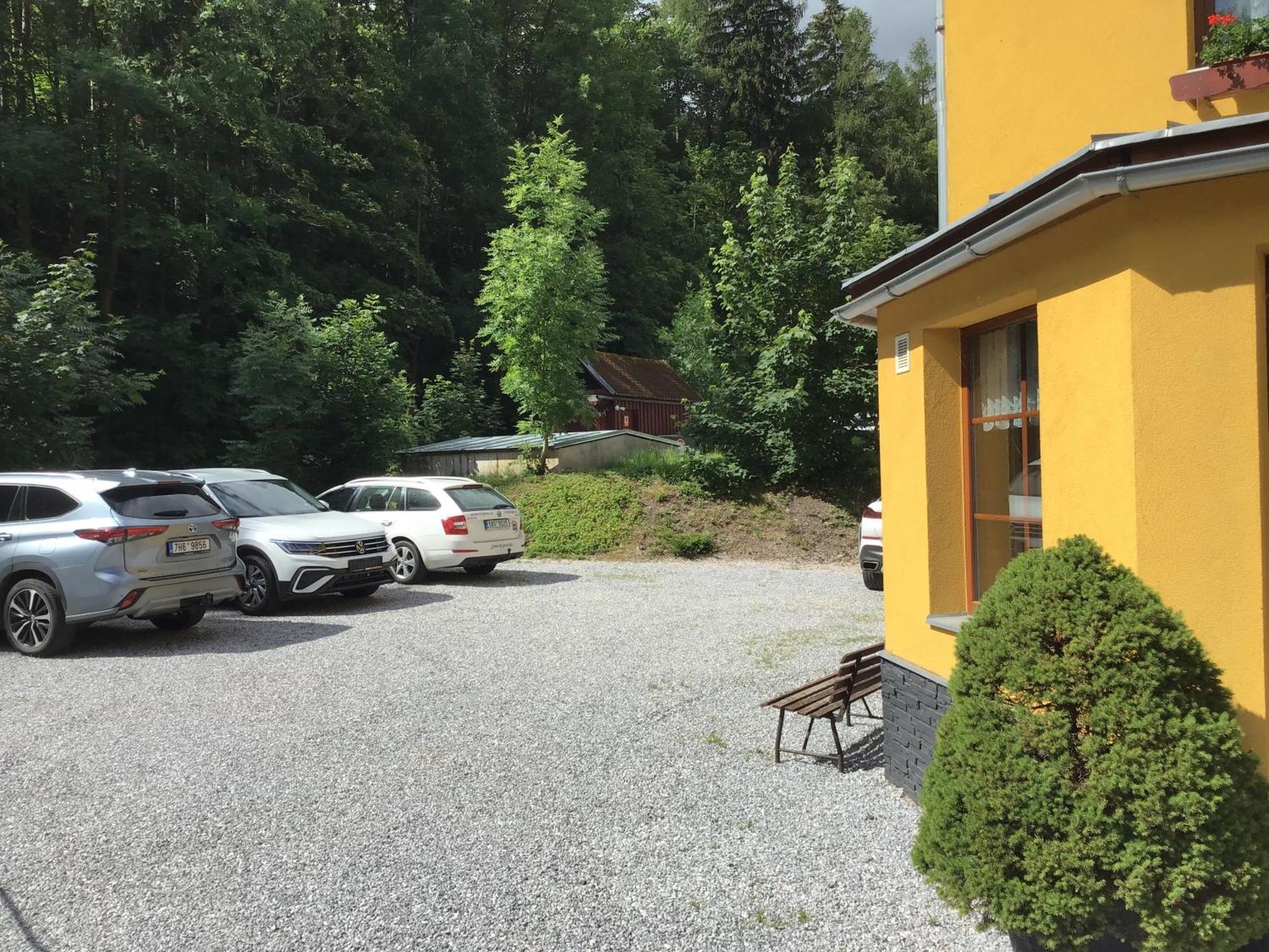 Pension Cortina Pec pod Snezkou Exterior foto